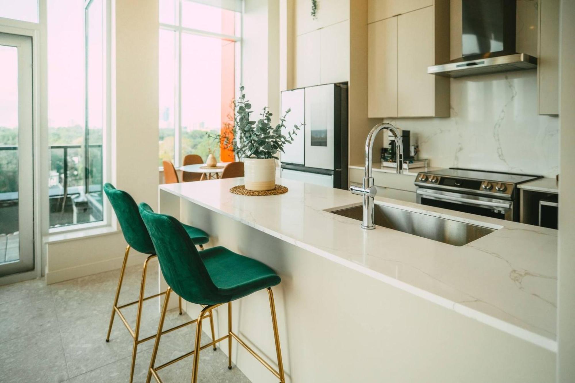 New Luxury 2Br Penthouse Apt In Central 哈利法克斯 外观 照片